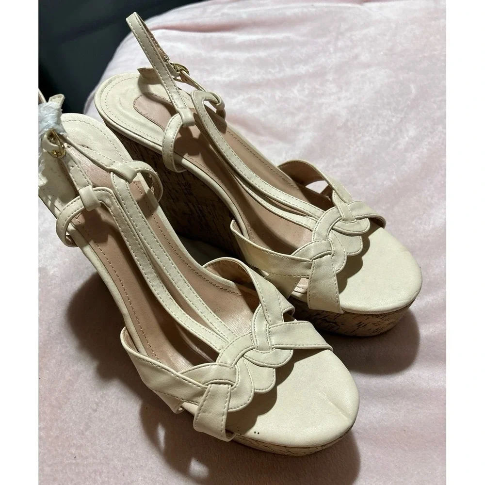 NEW Women's Beige Platform Wedge Open Toe Sandals,‎ Size 10